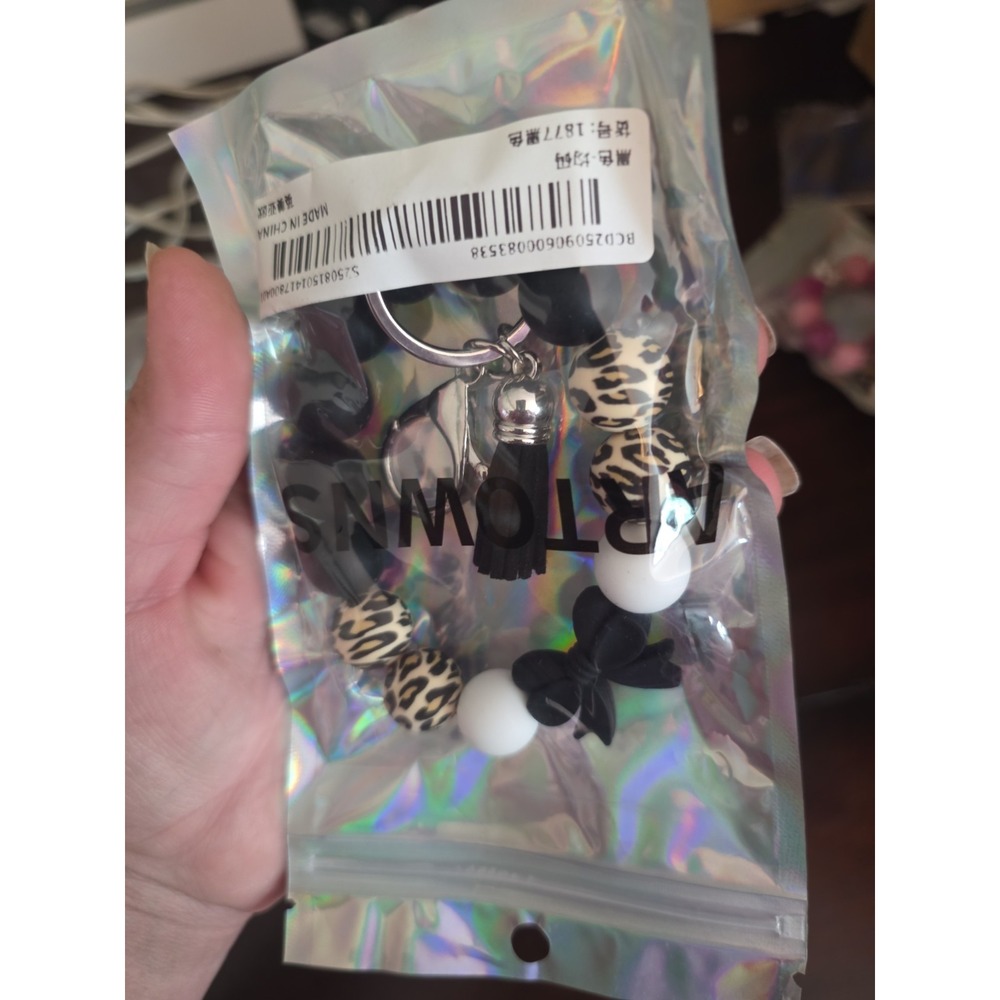 Black And Cheetah Print With Bow Keyring - Picture 2 of 5
